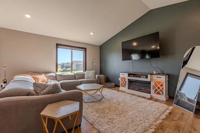 $489,900 | 4715 Dixie Lane, Alexandria, MN 56308