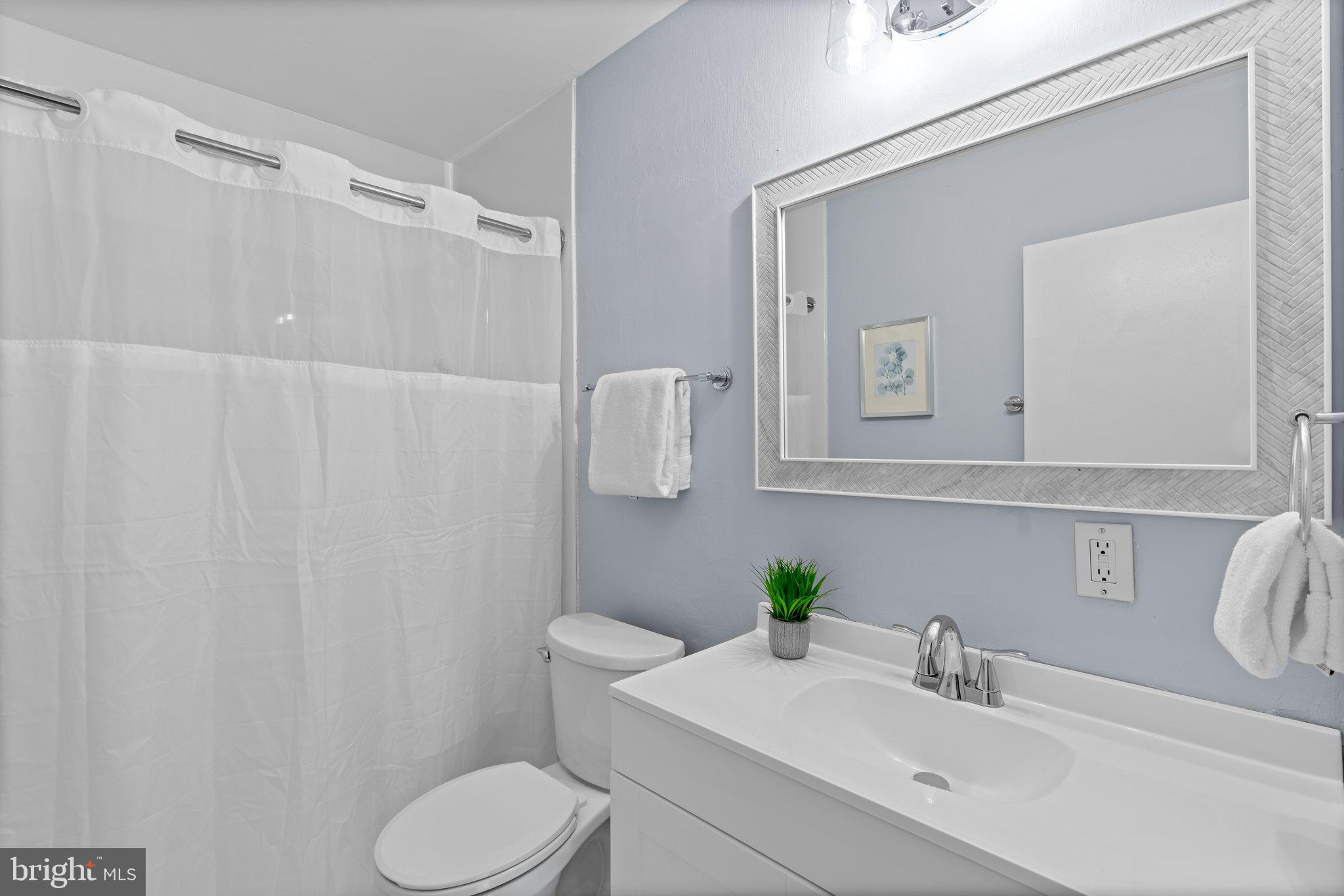 616 Southmont Road Catonsville, MD 21228 - Photo 14 of 42 Hall Bath w/updated lighting and...