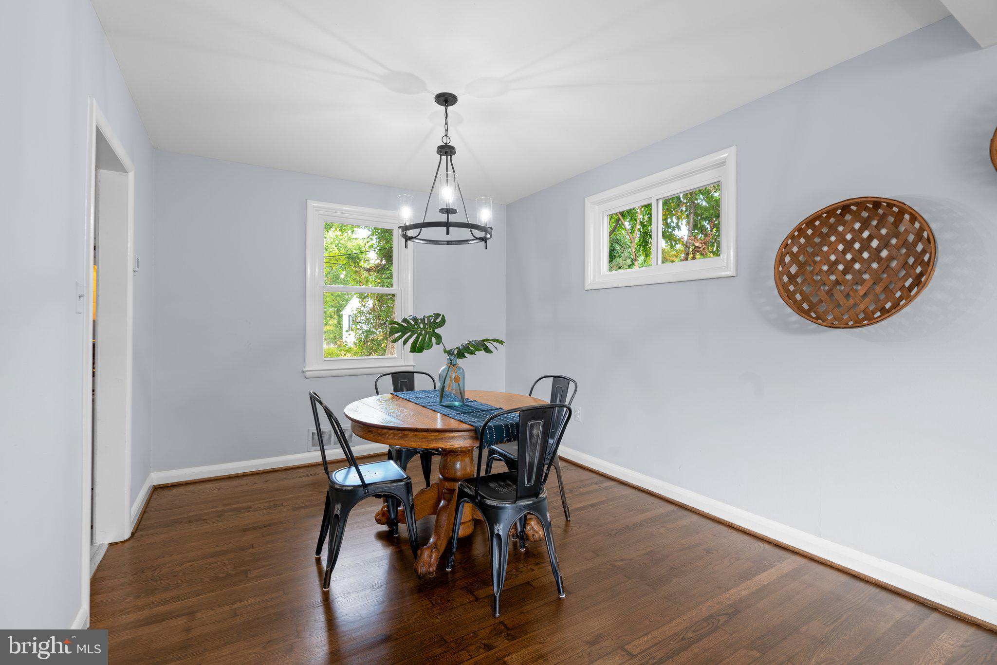 616 Southmont Road Catonsville, MD 21228 - Photo 6 of 42 Tasteful, up-to-date palette throughout