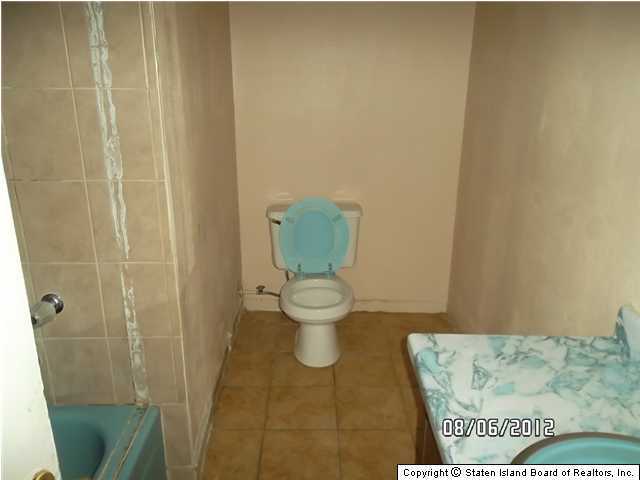 28 Rosecliff Road Staten Island, NY 10303 - Photo 13 of 13 Additional Photo