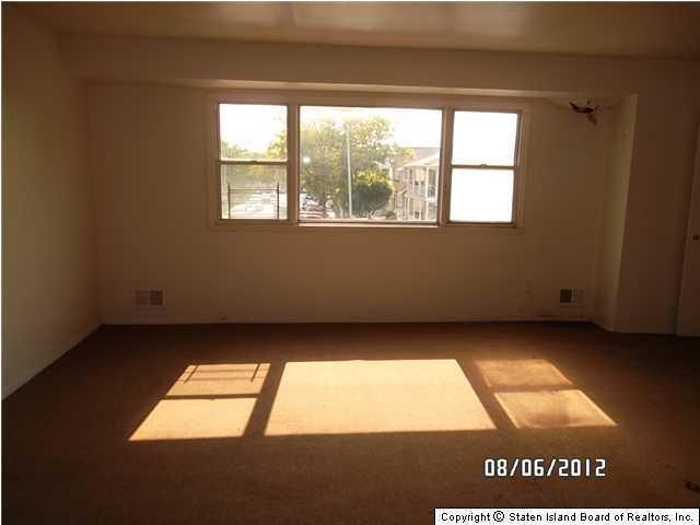 28 Rosecliff Road Staten Island, NY 10303 - Photo 7 of 13 Additional Photo