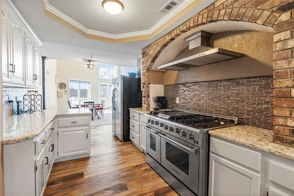 $1,350,000 | 606 Lake Viking Terrace, Gallatin, MO 64640