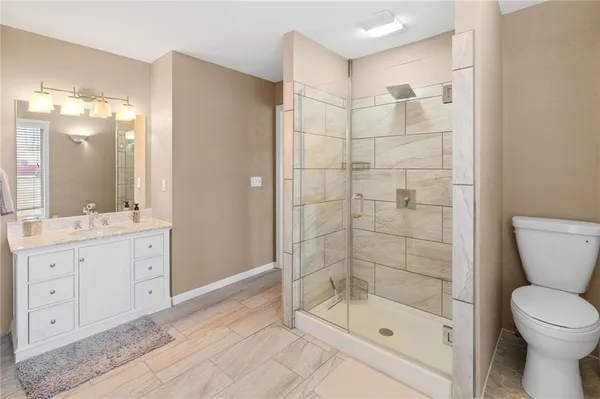 $1,350,000 | 606 Lake Viking Terrace, Gallatin, MO 64640