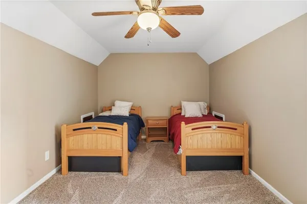 $1,350,000 | 606 Lake Viking Terrace, Gallatin, MO 64640