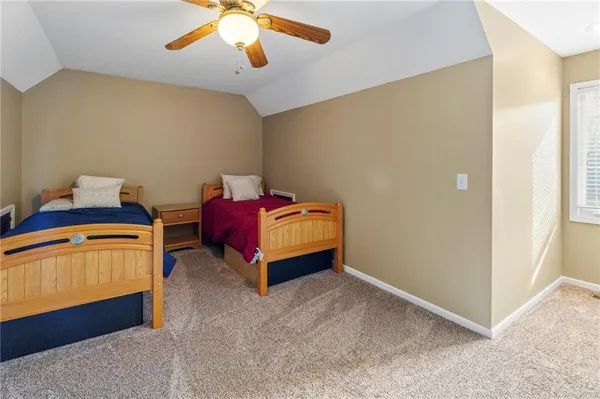 $1,350,000 | 606 Lake Viking Terrace, Gallatin, MO 64640