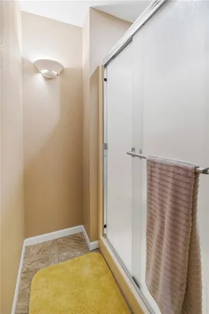 $1,350,000 | 606 Lake Viking Terrace, Gallatin, MO 64640