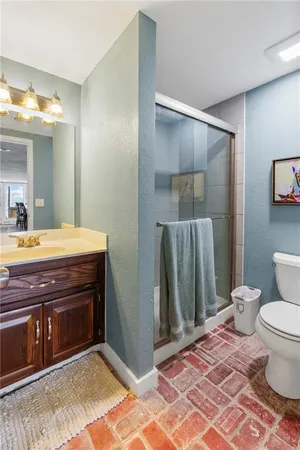 $1,350,000 | 606 Lake Viking Terrace, Gallatin, MO 64640