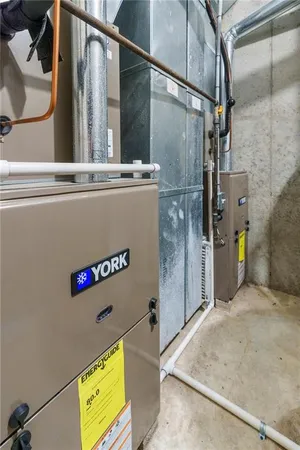 $1,350,000 | 606 Lake Viking Terrace, Gallatin, MO 64640