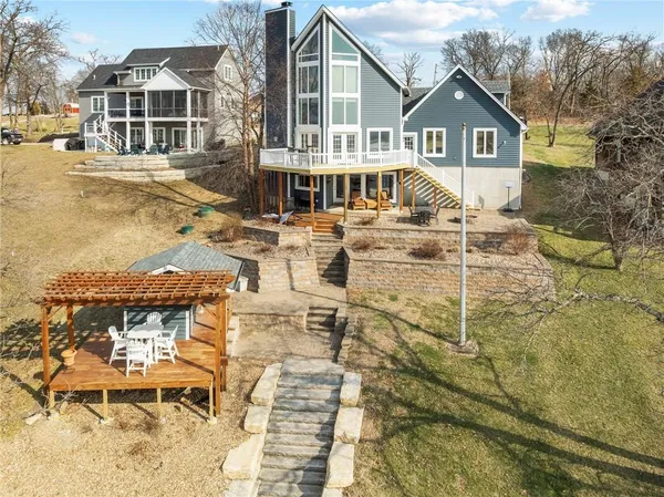 $1,350,000 | 606 Lake Viking Terrace, Gallatin, MO 64640