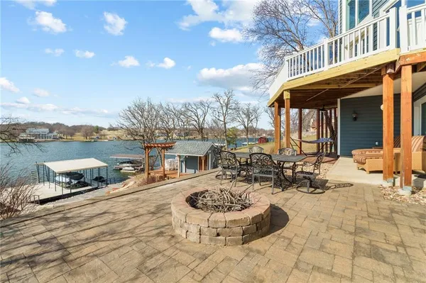 $1,350,000 | 606 Lake Viking Terrace, Gallatin, MO 64640