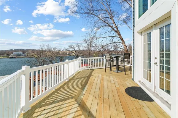 $1,350,000 | 606 Lake Viking Terrace, Gallatin, MO 64640