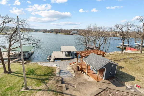 $1,350,000 | 606 Lake Viking Terrace, Gallatin, MO 64640