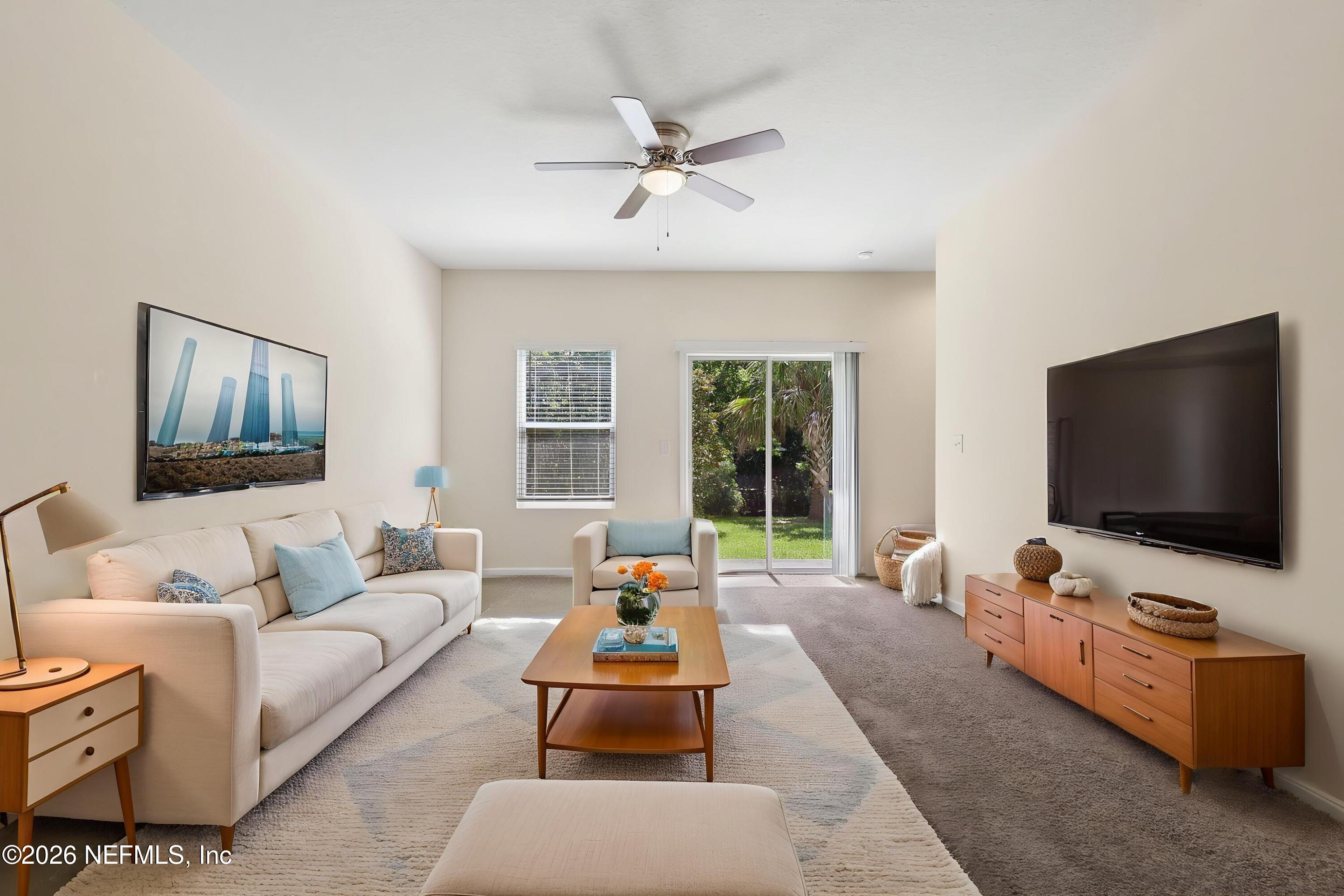 7927 Echo Springs Road Jacksonville, FL 32256 - Photo 4 of 30 7927 LR Staged