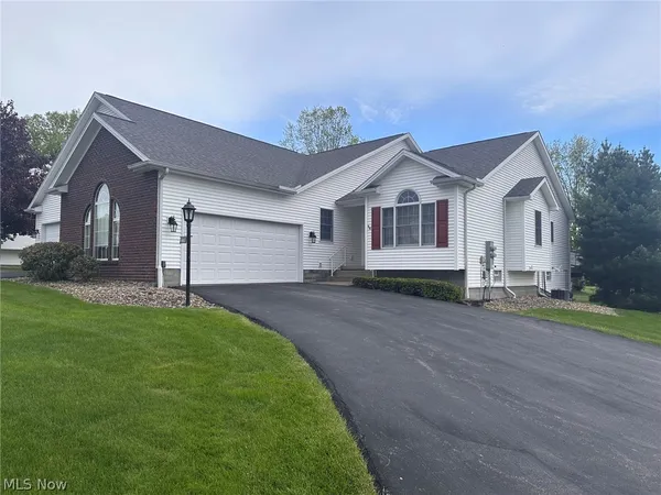 $292,900 | 220 Cranberry Court, Warren, OH 44483