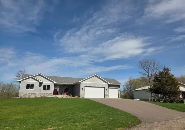 $689,000 | 38321 Baugh Street Northwest, Princeton, MN 55371