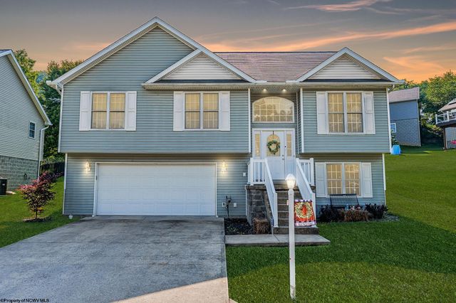 $300,000 | 102 June Lane, Morgantown, WV 26508