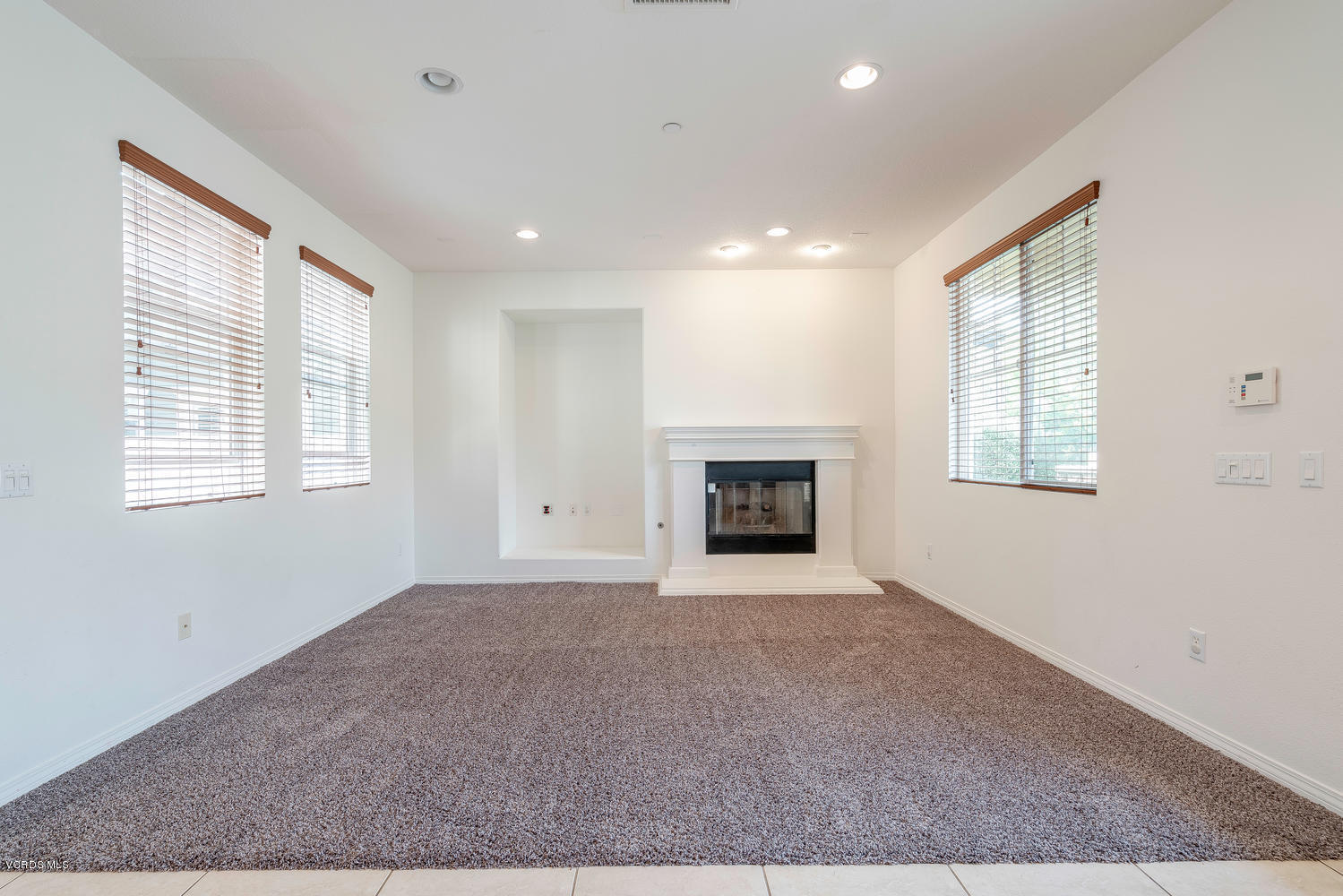 4114 Galapagos Way Oxnard, CA 93035 - Photo 12 of 46 4114 Galapagos Way Oxnard CA-large-012-0