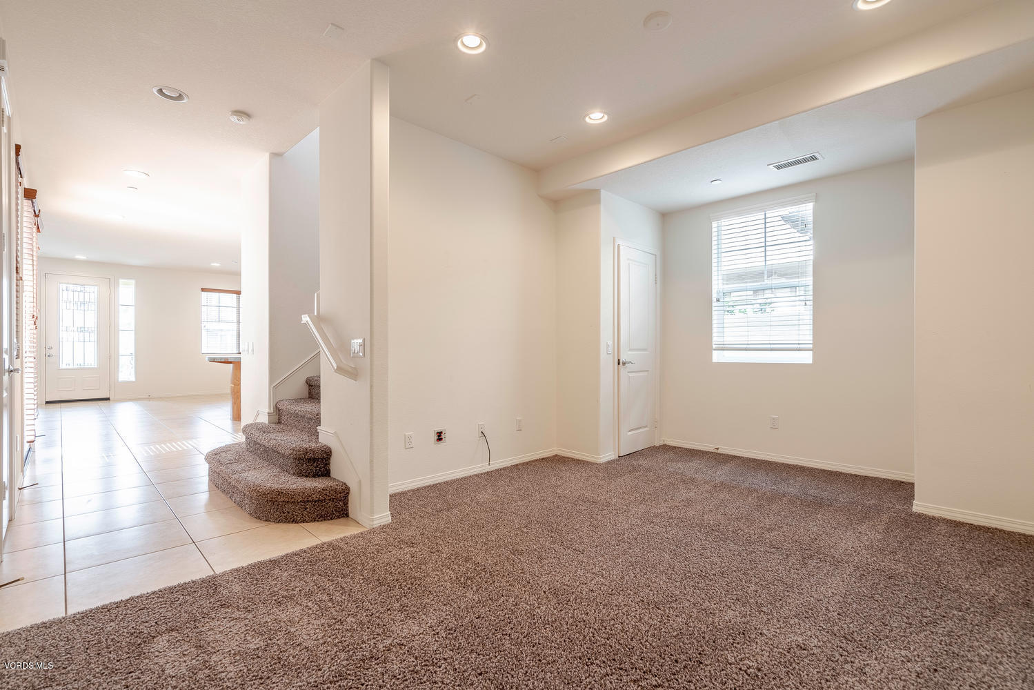 4114 Galapagos Way Oxnard, CA 93035 - Photo 15 of 46 4114 Galapagos Way Oxnard CA-large-015-0