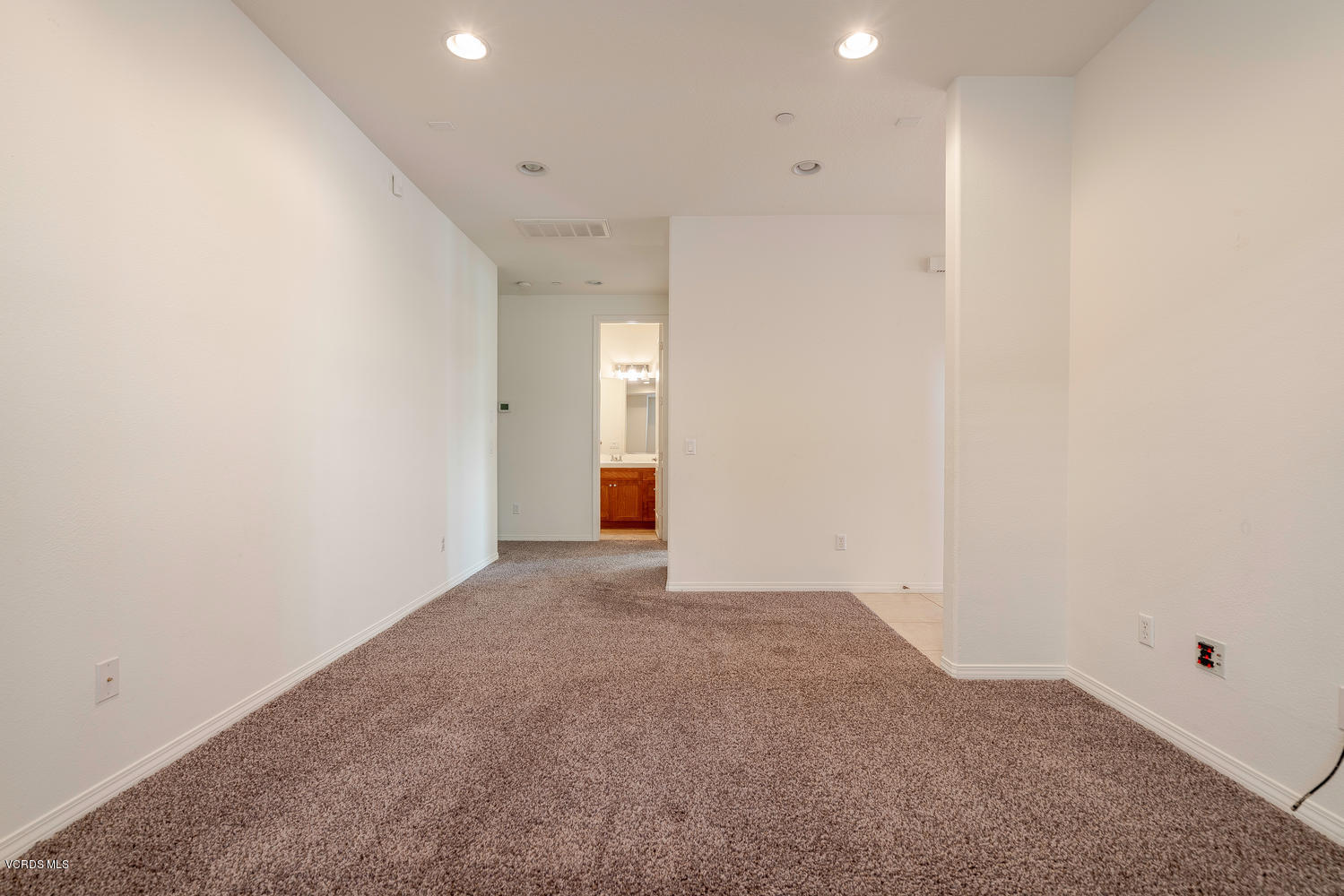 4114 Galapagos Way Oxnard, CA 93035 - Photo 17 of 46 4114 Galapagos Way Oxnard CA-large-017-0