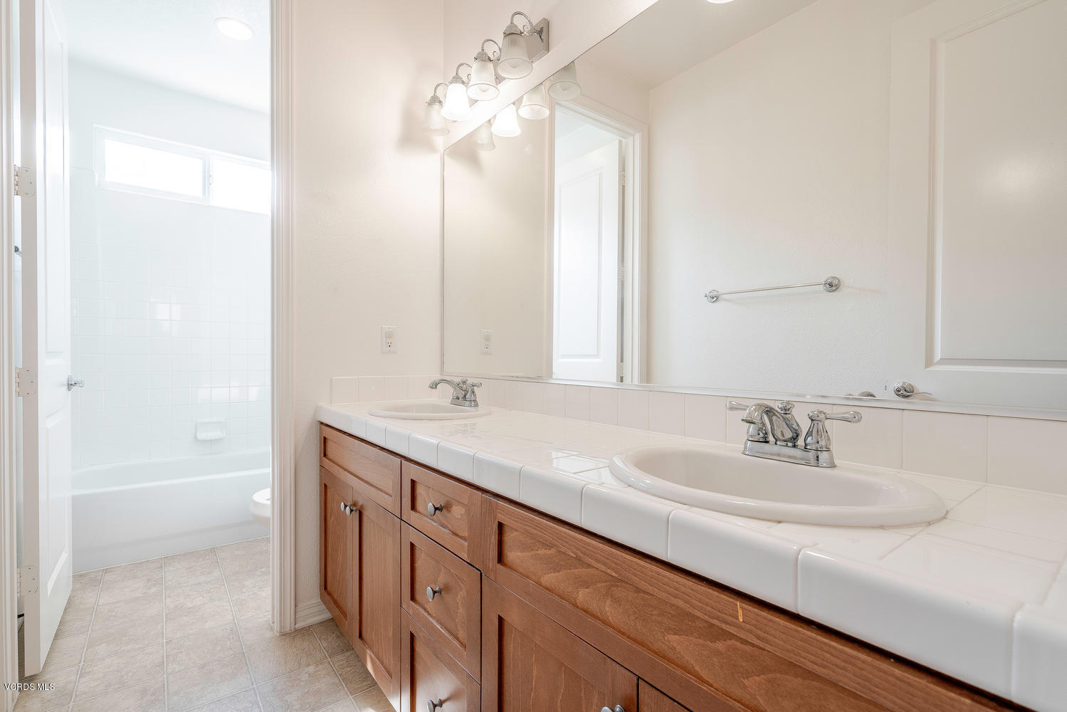 4114 Galapagos Way Oxnard, CA 93035 - Photo 27 of 46 4114 Galapagos Way Oxnard CA-large-027-0