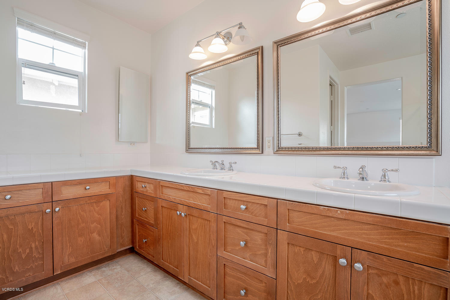 4114 Galapagos Way Oxnard, CA 93035 - Photo 33 of 46 4114 Galapagos Way Oxnard CA-large-033-0