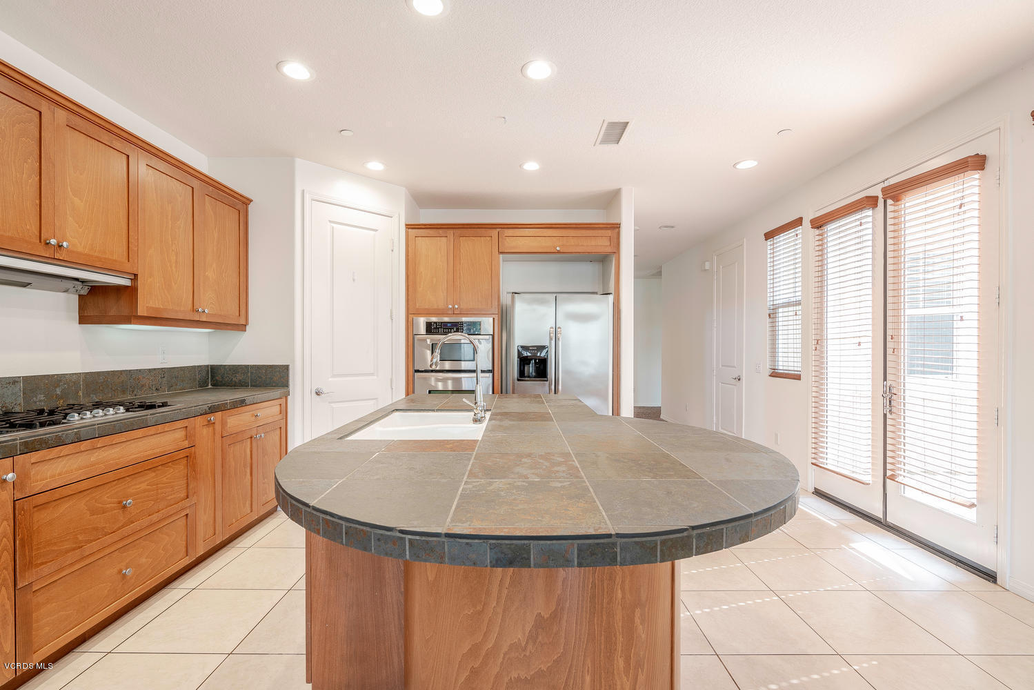 4114 Galapagos Way Oxnard, CA 93035 - Photo 8 of 46 4114 Galapagos Way Oxnard CA-large-008-0