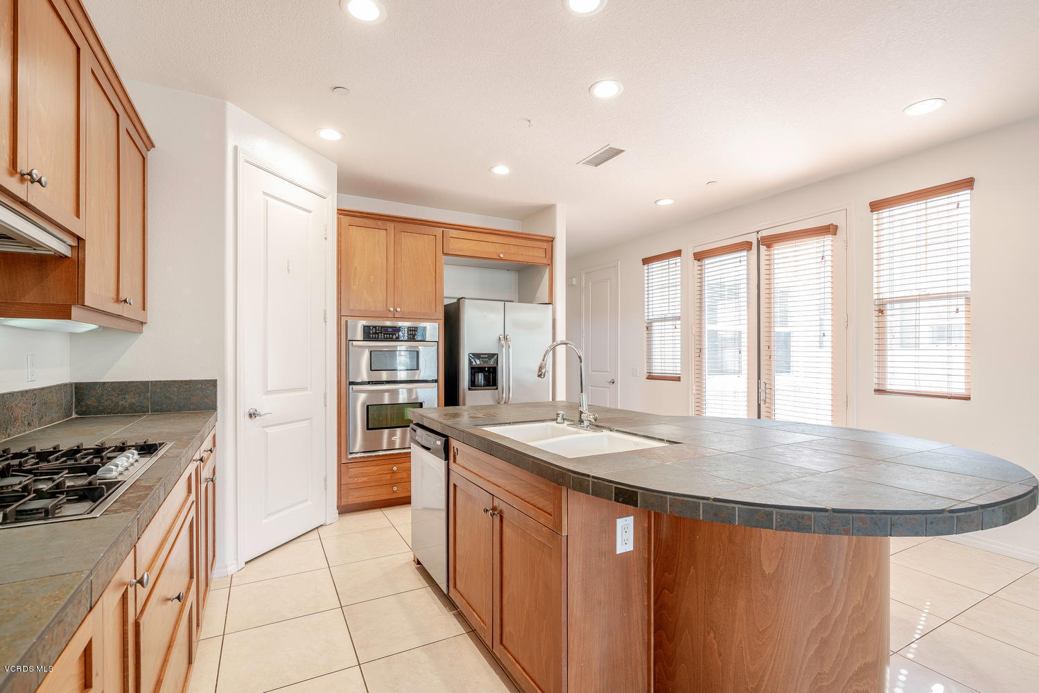 4114 Galapagos Way Oxnard, CA 93035 - Photo 9 of 46 4114 Galapagos Way Oxnard CA-large-009-0