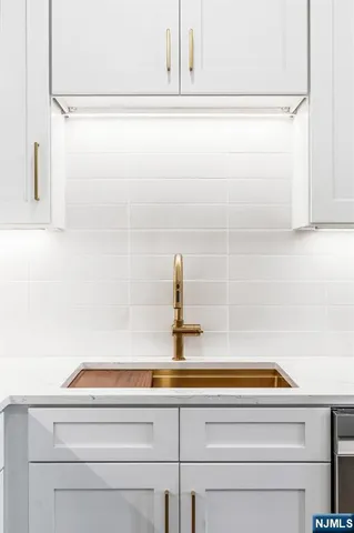 $750,000 | 3 Bonn Place, Unit 2, Weehawken, NJ 07086