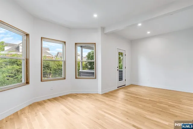 $750,000 | 3 Bonn Place, Unit 2, Weehawken, NJ 07086