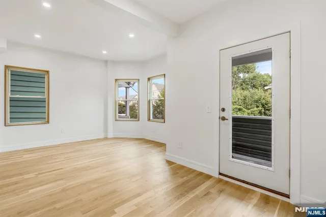 $750,000 | 3 Bonn Place, Unit 2, Weehawken, NJ 07086