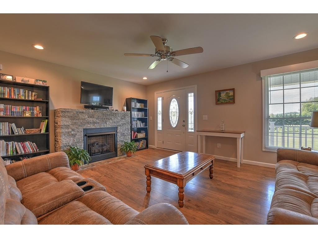 128 Anderson Street Limestone, TN 37681 - Photo 6 of 34 Photo 6