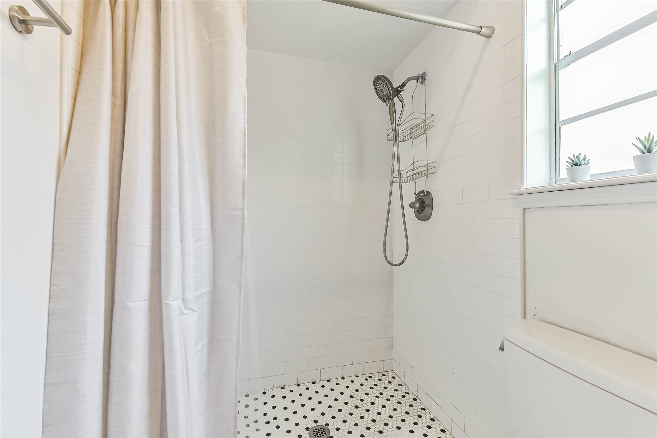 29319 Binefield Street Spring, TX 77386 - Photo 22 of 32 a bathroom with a shower