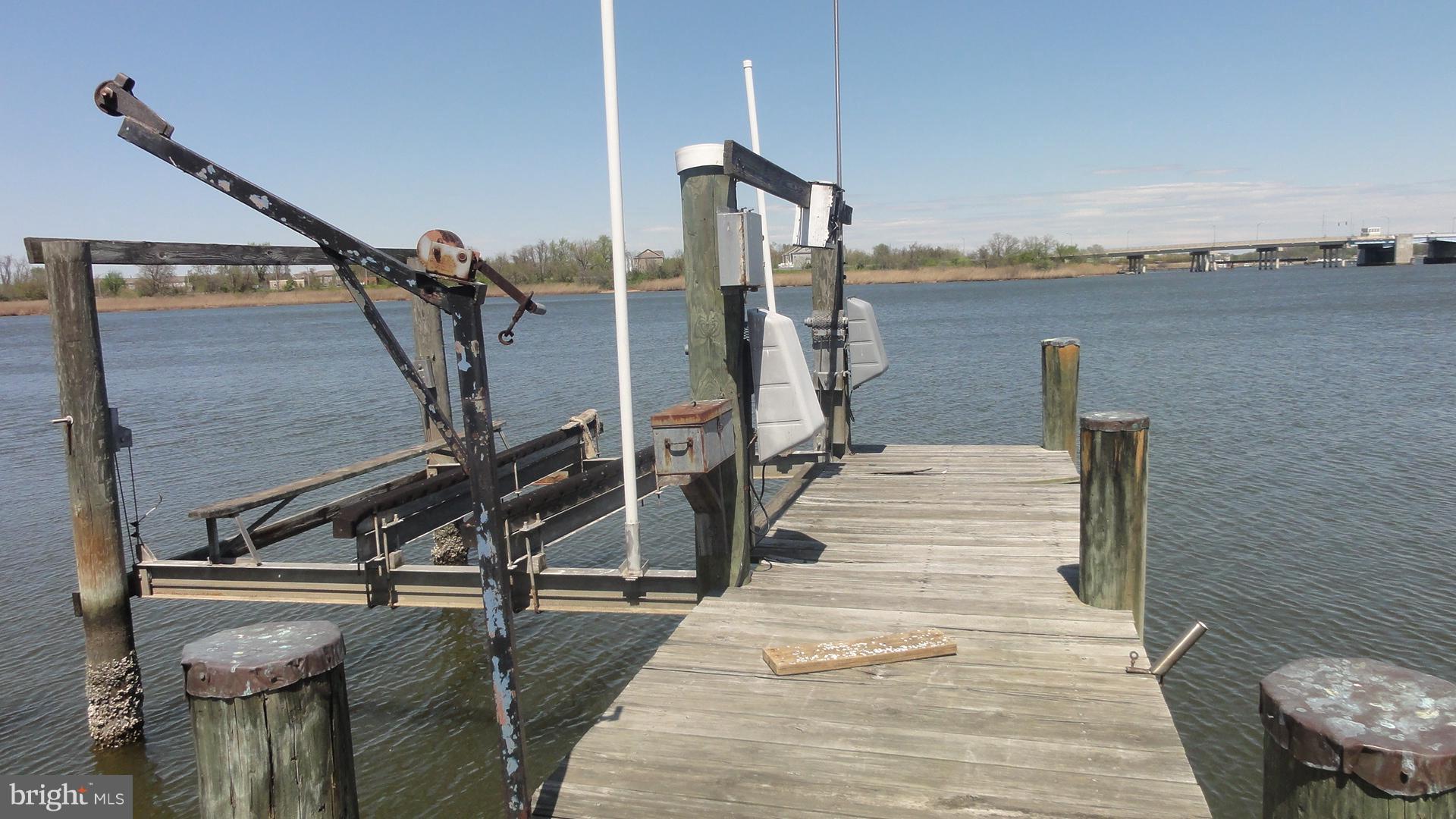 8274 Bullneck Road Baltimore, MD 21222 - Photo 11 of 25 Pier