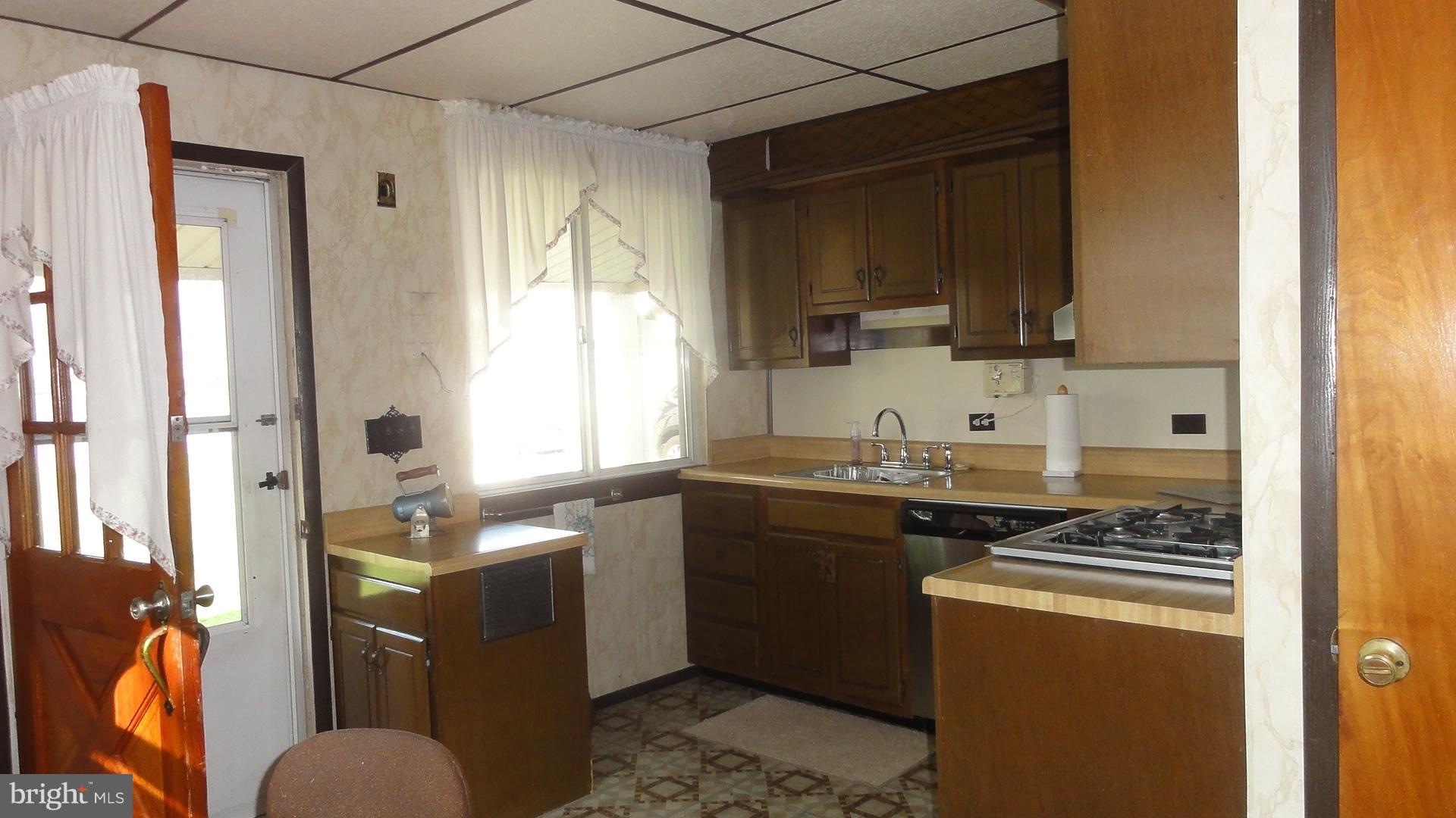 8274 Bullneck Road Baltimore, MD 21222 - Photo 19 of 25 Kitchen