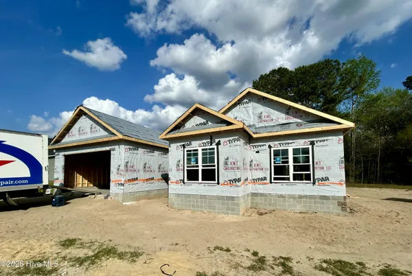 $319,900 | 3715 Huntcliff Drive, La Grange, NC 28551