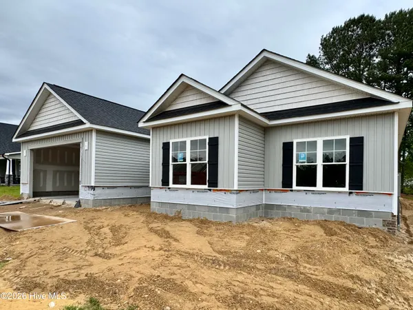 $319,900 | 3715 Huntcliff Drive, La Grange, NC 28551