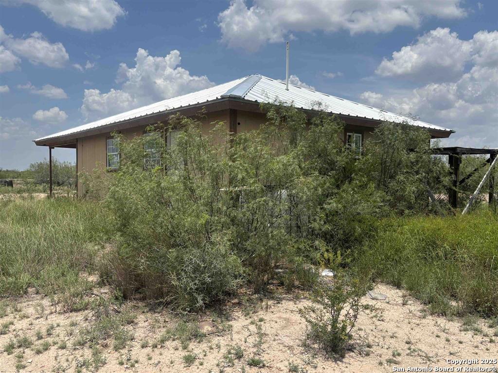 446 Ranch Road Laredo, TX 78043 - Photo 4 of 10 a backyard of a house