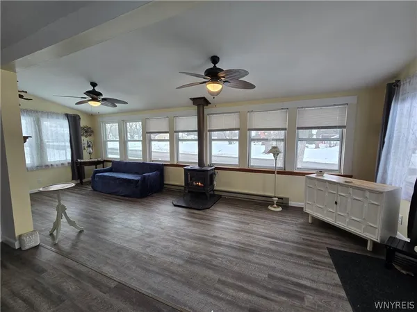 $159,900 | 917 Sunset Beach Road, Carlton, NY 14571