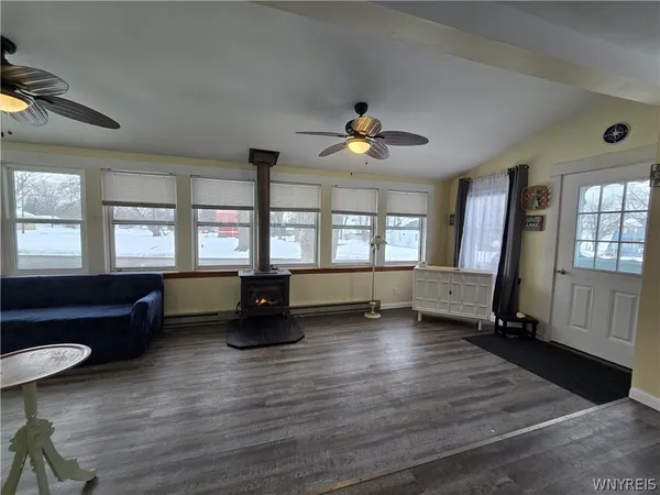 $159,900 | 917 Sunset Beach Road, Carlton, NY 14571