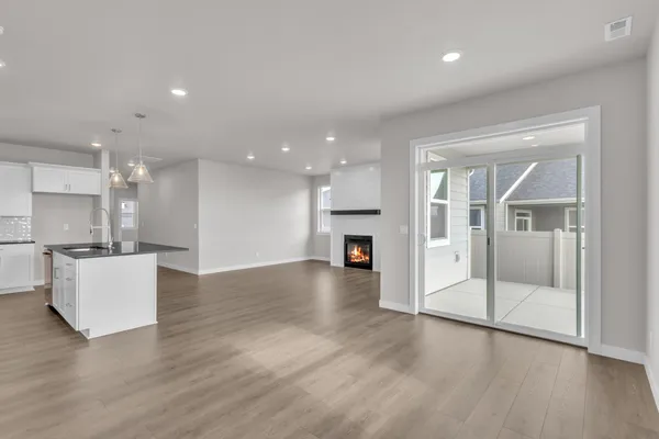 $607,500 | 1255 High Desert Drive, Deer Park, WA 99006
