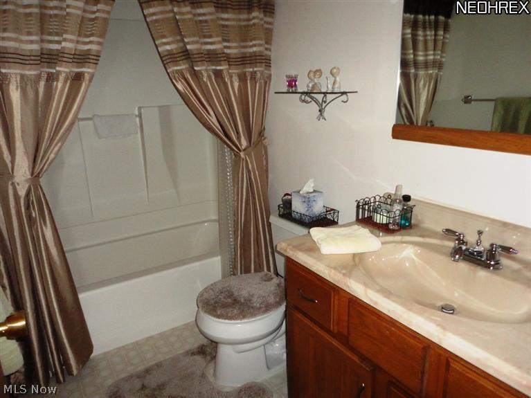5120 Raspberry Lane Mineral Ridge, OH 44440 - Photo 6 of 12