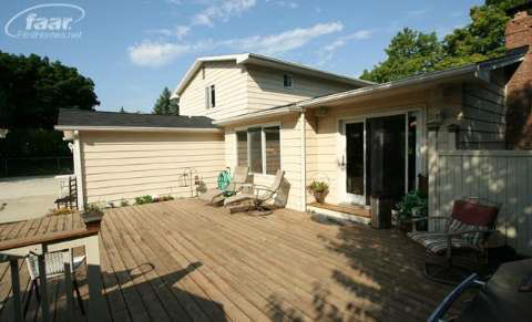 727 Huntington Road Grand Blanc, MI 48439 - Photo 33 of 40 20369436-33.JPG