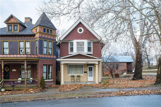 $114,900 | 1221 Felix Street, St. Joseph, MO 64501