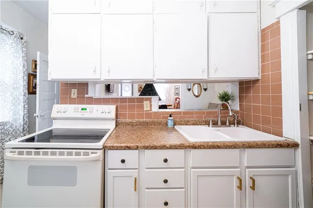 $114,900 | 1221 Felix Street, St. Joseph, MO 64501