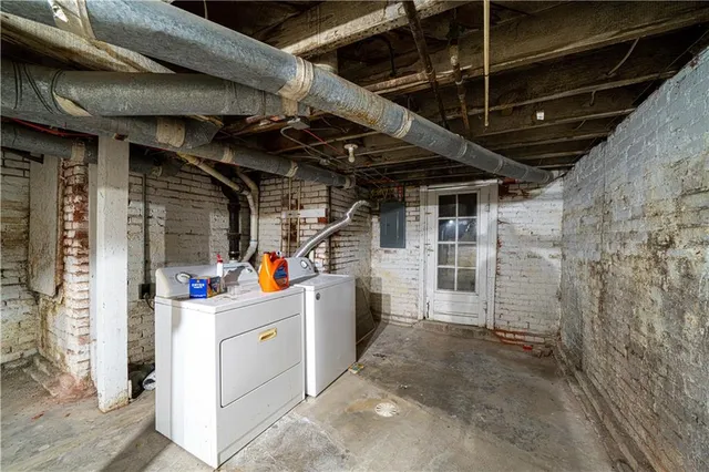 $114,900 | 1221 Felix Street, St. Joseph, MO 64501