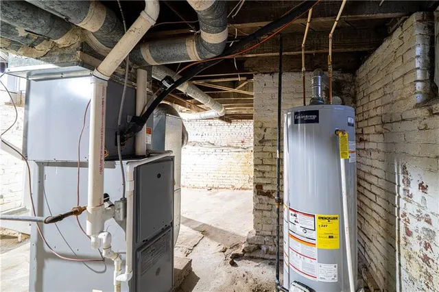 $114,900 | 1221 Felix Street, St. Joseph, MO 64501