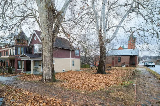 $114,900 | 1221 Felix Street, St. Joseph, MO 64501