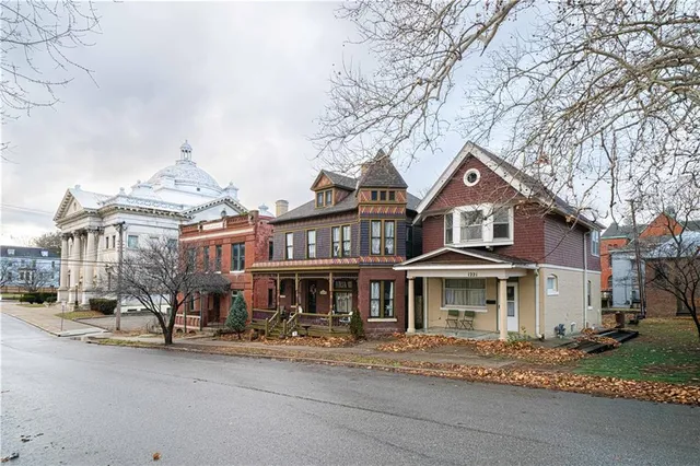 $114,900 | 1221 Felix Street, St. Joseph, MO 64501