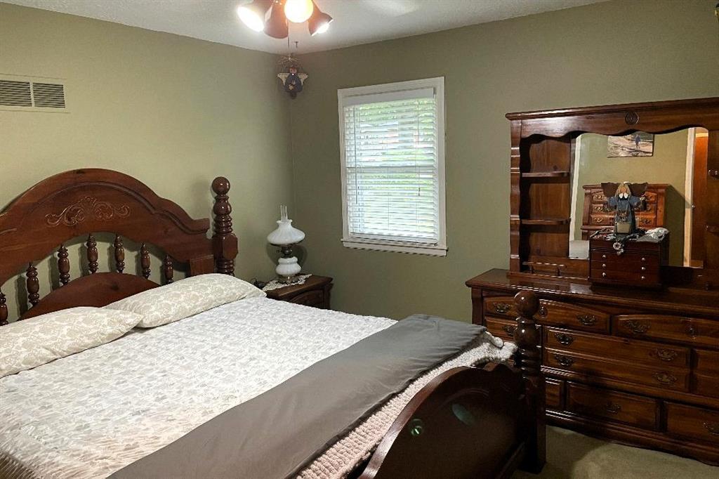 102 Southwest Moore Court Blue Springs, MO 64014 - Photo 15 of 36