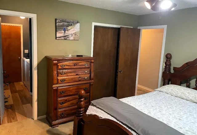 $275,000 | 102 Southwest Moore Court, Blue Springs, MO 64014